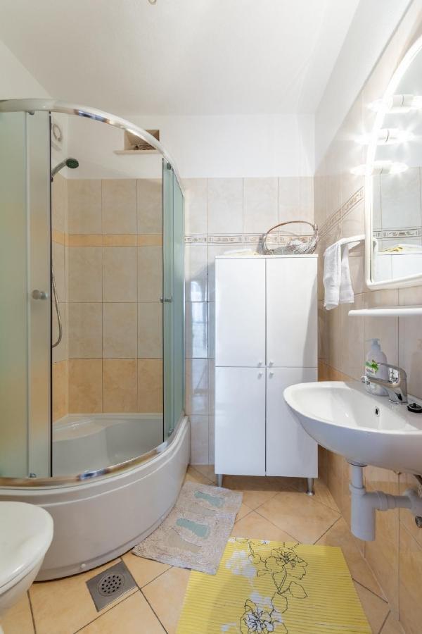 פוצ'ישצ'ה Apartments Darija מראה חיצוני תמונה